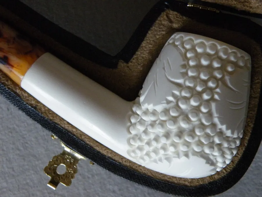 Hand-carved ornamental Turkish block meerschaum pipe, product ORN-14