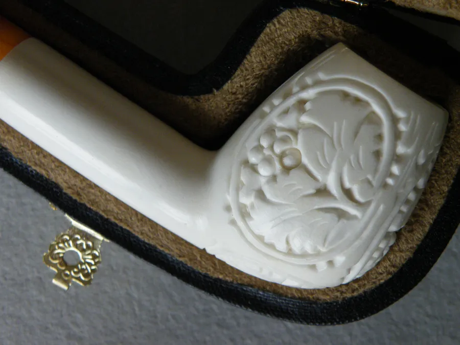 Hand-carved ornamental Turkish block meerschaum pipe, product ORN-15